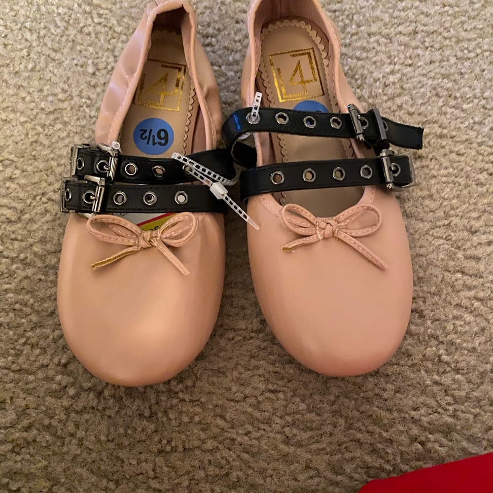Nude casual foot wear